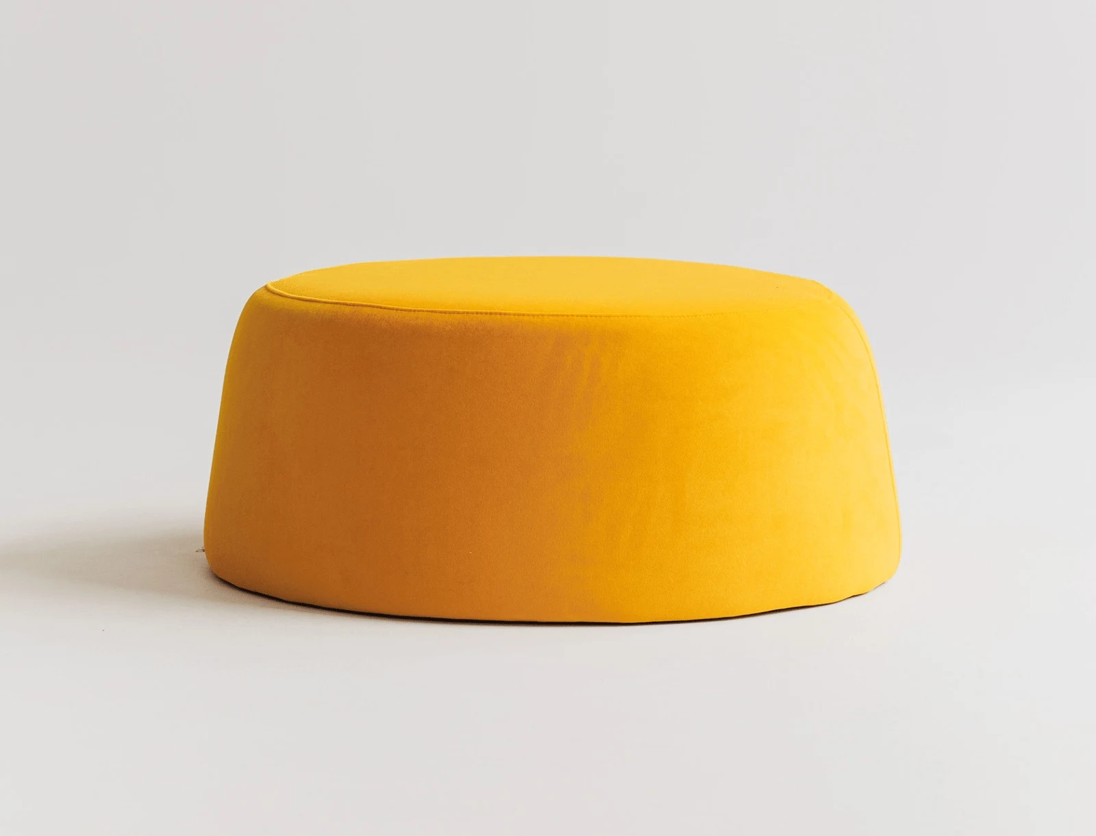 Macarons pouf in Matt Velvet 48 Belgian velvet