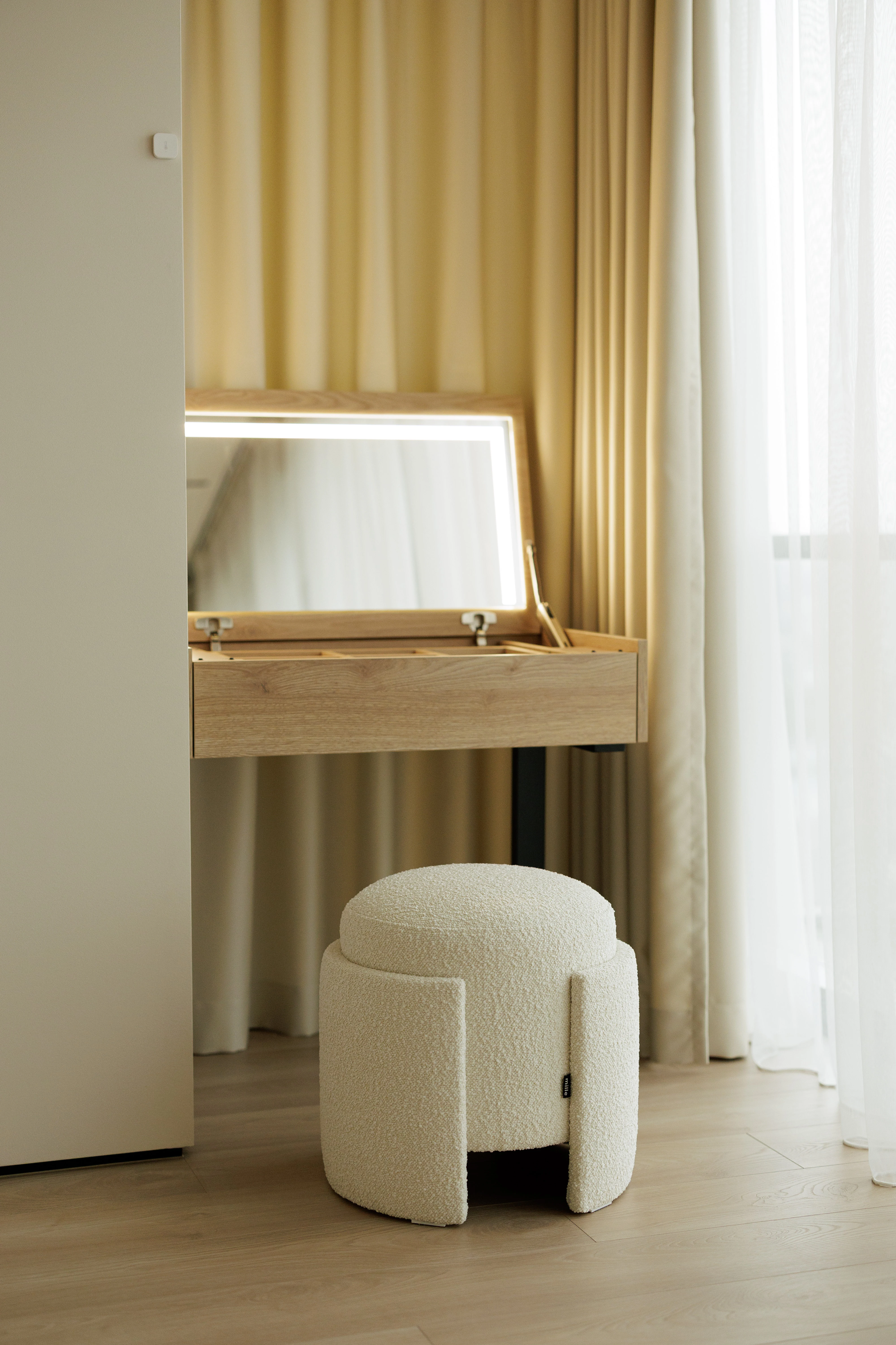 Detail of Eden pouf form