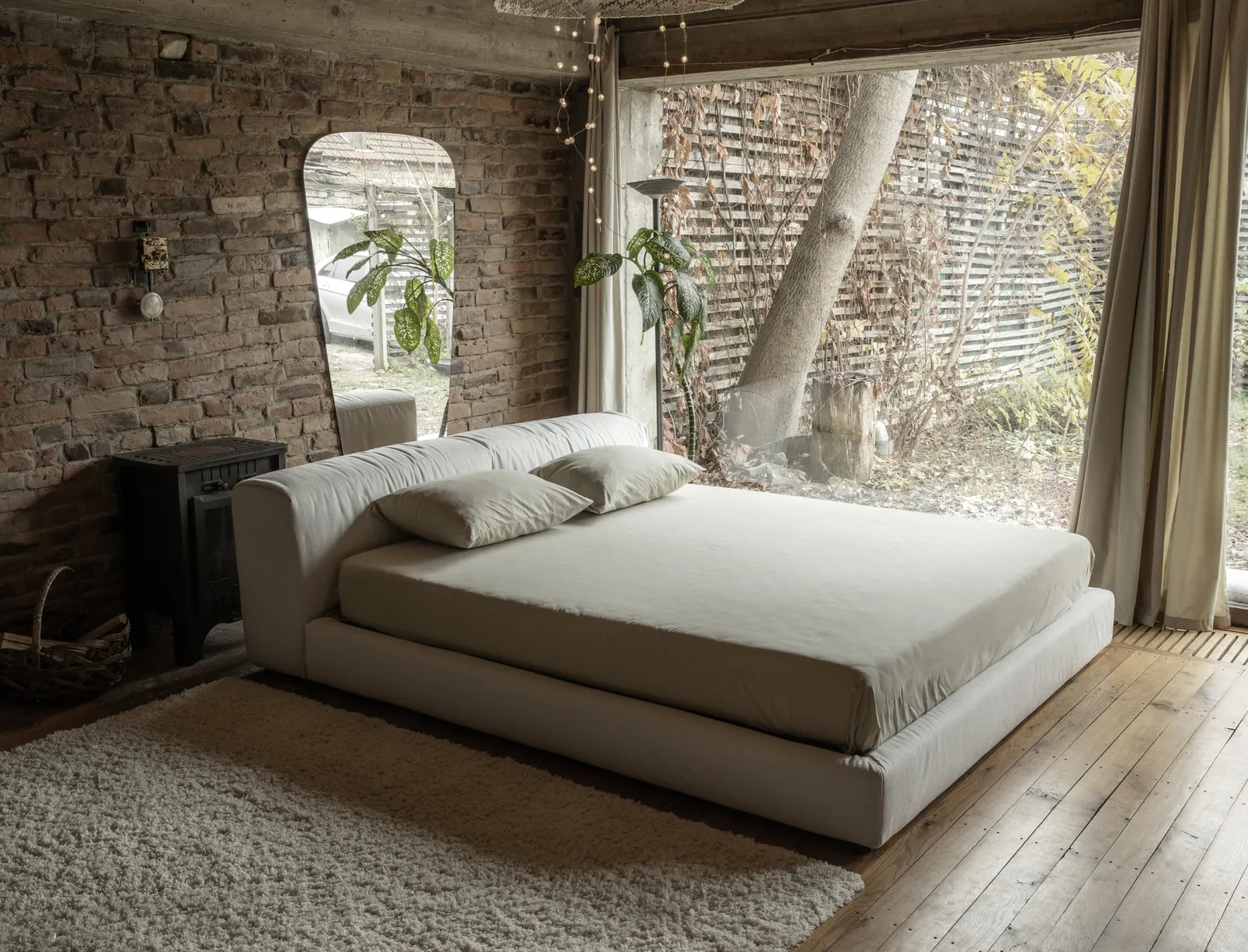 Marmaris, Low slouchy bed